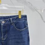 【Gucci Jeans | Classic Denim, Engraved with Luxury DNA】 When street style meets haute couture, a pair of jeans can become a badge of status.
Deconstructing the language of denim with centuries-old craftsmanship, we infuse every inch of fabric with a modern attitude and luxurious details, making everyday wear a silent declaration of taste.
✨ A pair of jeans is an attitude, and even more so, a legacy.
It's not just a wardrobe essential, but also an interpretation of the brand's spirit—
"From suitcases to jeans, we have always defined the boundaries of luxury with the ultimate craftsmanship."
Sizes: 28-42 - Image 7