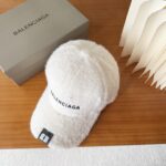Balencia * a new Balenciaga baseball cap🧢 A simple, fashionable, super unbeatable and beautiful hat! - Image 4