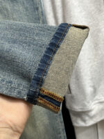 【Armani Jeans | Classic Denim, Embossed with Luxury DNA】 When streetwear meets haute couture, a pair of jeans can become a badge of status.
Deconstructing the language of denim with centuries-old craftsmanship, we infuse every inch of fabric with a modern attitude and luxurious details, making everyday wear a silent declaration of taste.
✨ A pair of jeans is an attitude, and even more so, a legacy.
It's not just a wardrobe essential, but also an interpretation of the brand's spirit—
"From suitcases to jeans, we have always defined the boundaries of luxury with the ultimate craftsmanship."
Sizes: 28-42 - Image 9