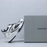 Balenciaga 巴黎世家 新款 弹簧鞋 增高 高跟 老爹鞋 运动鞋 复古做旧老爹鞋 Balenciaga X-Pander 巴黎世家 官方发售 正确字体电绣 粗细、位置、大小正确侧边TPU 透气孔匹配意产原版正确气垫分离大底，TPU软底 原版一致"Balenciaga" 大底LOGO 立体感十足原厂皮料水洗做旧  采购原厂网纱
🌵Size：35-46