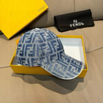New shipment!Comes with box bag, Fendi's new original baseball cap, double F-jacquard, a perennial hot selling item at the counter, with excellent reputation. Customized 1:1 mold, original jacquard sail fabric+top layer cowhide, lightweight and breathable! Excellent quality, basic head circumference of 56, adjustable patch. - Image 4