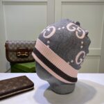 GUCCI Knitted Hat 😘  Cashmere material 🙆🏻 New products on the official website 😱 Simple and elegant 👍  The tight knitting method is very thick, soft and comfortable 🙈 Warm and stylish ❤️ can't bear to put it down 👍 Dear, hurry up and get it 👍😘 Unisex - Image 5