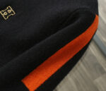 Hermes 2025 Autumn/Winter New Sweater, the pinnacle of simplicity and the ultimate answer to hidden luxury. The classic round neck adds a touch of leisure and restraint, while the wool blend is skin friendly and soft. The sleeve design highlights a sense of fashion without showing off, and the poetry of color and pattern creates an effortless sense of luxury. It embodies the ultimate comfort and elegance of the brand tone. It is not just a sweater, it is a Hermes sweater. When you don't know what to wear, a Hermes sweater is always right.Counter size: M~3XLRecommended codes for height and weight that can be reported - Image 6