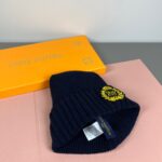 配防尘袋
路易威登LOUIS VUITTON🎩官方热卖爆款，羊毛针织毛线帽，时尚好品质高端大气，超柔软！超火爆💖质感很赞，出街超好搭配！时尚潮流！秋冬必备单品，快快入手哦！ - Image 5