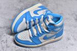 ▪🐼权威实拍💯#AD52310
新货🚀#Air Jordan 1 High OG "UNC Reimagined" AJ1 乔1做旧北卡蓝复刻 爆裂纹高帮篮球鞋 DZ5485-402

全新批次 原厂皮料 正确爆裂纹
清洁度超高，所有细节经得起推敲，外贸零售首选版本 高价零售推荐版本💪🏻 
原楦原纸板开发 极致一眼正品既视感 原厂皮料 原厂拉帮工艺 全部采用原厂电脑车 针距 边距完全同步原鞋 原厂特供皮料承诺百分百一致原鞋 鞋面清洁度最高QC检验标准 控制溢胶 飞翼3D高频深度立体 全市场仅此一家  鞋盒、防尘纸  均采购来自原厂 
尺码：36 36.5 37.5 38 38.5 39 40 40.5 41 42 42.5 43 44 44.5 45 46 47.5 - Image 7