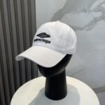 Balenciaga Balenciaga baseball cap. My family has already mastered Balenciaga's craftsmanship, which is sure to be a hit. Balenciaga's new washed cotton baseball cap is a must-haveHeavy industry craftsmanship, double B letter logo, innovative and fashionable trendy styleExclusive physical shooting for both men and women, adjustable for both genders
