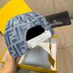 New shipment!Comes with box bag, Fendi's new original baseball cap, double F-jacquard, a perennial hot selling item at the counter, with excellent reputation. Customized 1:1 mold, original jacquard sail fabric+top layer cowhide, lightweight and breathable! Excellent quality, basic head circumference of 56, adjustable patch. - Image 8