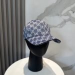 Gucci Classic Original Baseball Hat 😍 Counter 1:1 mold customization, highest version, original canvas lightweight and breathable! Physical shooting, suitable for both men and women in all seasons, with a basic head circumference of 56 and adjustable patch.