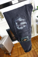 【Gucci Jeans | Classic Denim, Engraved with Luxury DNA】 When street style meets haute couture, a pair of jeans can become a badge of status.
Deconstructing the language of denim with centuries-old craftsmanship, we infuse every inch of fabric with a modern attitude and luxurious details, making everyday wear a silent declaration of taste.
✨ A pair of jeans is an attitude, and even more so, a legacy.
It's not just a wardrobe essential, but also an interpretation of the brand's spirit—
"From suitcases to jeans, we have always defined the boundaries of luxury with the ultimate craftsmanship."
Sizes: 28-42 - Image 4