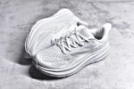 纯原级别 HOKA ONE ONE Clifton 克里夫顿9代专业性能减震公路跑步鞋 轻盈透气的针织网面和纱线的使用让鞋面更挺拔 增强鞋面的强度和支撑性能 搭配柔软的鞋舌 让双脚在舒适包裹中跑的更加畅快 全新泡棉中底 柔软的同时增强回弹性能 为不同跑者提供更平稳流畅的脚感 带来全面的缓冲保护 根据人体工程学设计的延长拉襟 后跟处弹软的海绵填充舒适固定 避免掉跟和摩擦 相比上一代光滑的内衬 Clifton 9的内衬增强了摩擦力 避免双脚在鞋内滑动 SIZE：36 36.5 37.5 38 38.5 39 40 40.5 41 42 42.5 43 44 44.5 45 - Image 7