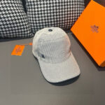 配盒子布袋，HERMÈS (爱马仕)原单棒球帽，经典H，正品开模订制，原版透气帆布面料+头层牛皮，原厂精钢调节扣，做工细致，时尚帅气质量超赞！ - Image 2