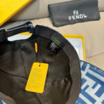 New shipment!Comes with box bag, Fendi's new original baseball cap, double F-jacquard, a perennial hot selling item at the counter, with excellent reputation. Customized 1:1 mold, original jacquard sail fabric+top layer cowhide, lightweight and breathable! Excellent quality, basic head circumference of 56, adjustable patch. - Image 8