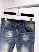 【Armani Jeans | Classic Denim, Embossed with Luxury DNA】 When streetwear meets haute couture, a pair of jeans can become a badge of status.
Deconstructing the language of denim with centuries-old craftsmanship, we infuse every inch of fabric with a modern attitude and luxurious details, making everyday wear a silent declaration of taste.
✨ A pair of jeans is an attitude, and even more so, a legacy.
It's not just a wardrobe essential, but also an interpretation of the brand's spirit—
"From suitcases to jeans, we have always defined the boundaries of luxury with the ultimate craftsmanship."
Sizes: 28-42 - Image 3