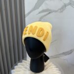 Fendi FENDI Knitted Hat 😘 😱 Simple and elegant 👍  The tight knitting method is very thick, soft and comfortable 🙈 Warm and stylish ❤️ can't bear to put it down 👍 Dear, hurry up and get it 👍😘 Same gender design!