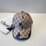 Gucci baseball cap ♥️ GUCCI 🧢 New products on the official website, baseball caps, with high quality from the original order, are on the rise 🔥🎩  The craftsmanship is very exquisite, high-end, and classy! Low profile luxury, easy to carry! Run volume!