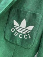 GUCCI 2025 new suit, high-end version! Customized fabrics for counters have high breathability and comfort, impeccable details, and brand element design concepts, reflecting high quality. Delicate and soft to the touch! Presenting casual tailoring, the upper body design is superb! Size range: 48-58 - Image 5