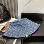 LV路易威登官网同步高版本 新款牛仔渔夫帽
火爆技术升级，洗水牛仔风街头风十足
更符合现在时尚小哥哥小姐姐的style，机场街拍超飒！ - Image 7