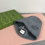 Comes with dust bagGucci official website knitted hat 😘  Cashmere material 🙆🏻 New products on the official website 😱 Simple and elegant 👍  The tight knitting method is very thick, soft and comfortable 🙈 Warm and stylish ❤️ can't bear to put it down 👍 Dear, hurry up and get it 👍😘 Same gender design! - Image 9