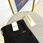 Dior and SS's new autumn and winter men's business thick casual pants are platinum level perfect appearance, directly entering the counter. They are a rare item in the industry in recent years, made of micro elastic fabric. The quality, craftsmanship, fabric, and accessories subvert imagination, and the details are exquisite. Customized original elastic cotton fabric! Creating a rebellious and tough personality color, the unique logo adds a lot of points, clever and exquisite, and the cutting and design continue the modern simplicity and efficiency of Italian style, bringing the tone of fashion aesthetics to the extreme. 29-38 None 35, 37 (please indicate waist circumference when placing an order) - Image 7