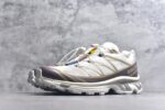 ▪panan权威实拍💯#AR41210
新货🚀#法国户外品牌-萨洛蒙 Salomon XT-6 
萨洛蒙复古潮流户外机能登山跑鞋
纯原外贸平台特供订单 
耗时半年巨作 全套原纸板楦头开发 
原厂特供网布配套加持 确保原汁原味
完美呈现版型 原档数据独家私模五层组合大底 
男女鞋同步官方开发至46.5 
原装Ortholite轻量化鞋垫 中底布带钢印编号 
原厂TPU锁扣 进口港宝加持 
后跟自然饱满 还原公司包裹性 
鞋面以“锯齿”状的包裹系统呈现 
在基色底之下加入了各种色点缀 
将公司的最新技术和时尚前卫的造型融入耐用的长跑款式中 
鞋面由 TPU 薄膜制成 并焊接在高耐磨网眼上 使其既时尚又坚固 由 ACS底盘支撑 可增强稳定性和支撑力 以及由橡胶凸耳 Contragrip外底覆盖的 EVA 缓冲中底 旨在应对崎岖的地形 鞋舌上的彩色Salomon 标签、Quicklace 系统以及鞋头、鞋舌和鞋跟上的附加品牌使细节更加完美 让穿着者可以轻松驾驭户外与通勤下的任何运动生活场景 无缝鞋身户外随意纵横 颜值与脚感兼备 出街通勤 绝对非常吸睛 你值得拥有 
官方货号: 477377 263633
尺码：36 36.5 37.5 38 38.5 39 40 40.5 41 42 42.5 43 44 44.5 45 46 46.5 - Image 2