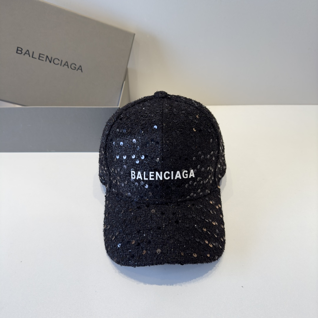 BALENCIAGA new logo baseball cap from Balenciaga, cool color scheme, with different styles for men and women to wear, the first batch to be shipped first! Paris fans must make a purchase!
