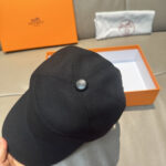 配盒子布袋，HERMÈS (爱马仕)原单棒球帽，经典H， 正品开模订制，原版透气帆布面料+头层牛皮，原厂精钢调节扣，做工细致，时尚帅气质量超赞！ - Image 5