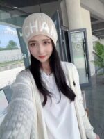 💰认准品质哦，精巯羊毛系列Chanel官网品质香奈儿秋冬网红时尚博主推荐款毛线帽，小红书爆款，手感超柔软舒适的针织线帽，弹性极佳！