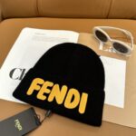 Fendi FENDI Knitted Hat 😘 😱 Simple and elegant 👍  The tight knitting method is very thick, soft and comfortable 🙈 Warm and stylish ❤️ can't bear to put it down 👍 Dear, hurry up and get it 👍😘 Same gender design! - Image 6