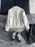 🆕- This woolen coat brings out the classic style with contemporary poetryWhen 72.1% sheep wool meets 27.9% polyester fiber, it weaves not only fabric, but also gentle armor that can withstand the test of time. The fleece surface has a fine luster, like a beach smoothed by the sea breeze. The light sand color will give off a warm luster like oatmeal Congee in the sun, and it will show the calm texture of gypsum sculpture in cloudy days.The arrangement of six buttons hides a thought-provoking rhythm - the four large buttons on the collar sound like piano accents, and the two small buttons on the hem sound like a light finish. This staggered design gives the placket a sense of rhythm amidst its regularity. The curve of the lapel is cut perfectly, which not only fits the collar shape of the shirt perfectly, but also outlines a graceful line when lifted in the wind.The round bottom patch pocket on the left chest is exquisitely crafted, with a curved bottom that makes the intervention posture more ergonomic. The slanted pockets on both sides have enough capacity to store hands, and the natural warmth of wool keeps fingertips warm even in cold winds. The most wonderful feature is the asymmetrical design of the cuffs - the outer knitted thread is windproof and warm, while the inner fabric continues the overall texture. The splicing details exposed when lifting the hand add a touch of fun.The one-piece cut on the back fully showcases the drape of the woolen fabric, and the hem forms smooth waves as you walk. The wine red lining inside is like a secret hidden in a suit, and the bright colors that catch a glimpse every time you take off are a small sense of ceremony unique to the wearer. The dual pocket design added to the side is both practical and considerate, allowing the phone and key to be placed separately without colliding with each other in the pocket.This jacket embodies the contemporary language of classic items, featuring a sturdy frame supported by polyester fibers, a soft and comfortable fit with plush wool, and asymmetrical cuffs for attention to detail. When others are still struggling with matching, this light sand colored jacket has already become the most sensible member in the wardrobe, easy to handle whether paired with jeans or trousers. In today's fast-paced fashion world, a wool jacket that can accompany you for many years but becomes even more flavorful is the true wardrobe cornerstone worth investing in.Color: Light Sand174-140 upper body size LSize: M-XXXL (48-56)Item number: FXHK8621M size bust circumference 114 shoulder width 47.8 sleeve length 60 garment length 62.5L size bust circumference 118 shoulder width 49 sleeve length 61.5 clothing length 64XL chest circumference 122 shoulder width 50.2 sleeve length 63 garment length 65.5XXL bust circumference 126 shoulder width 51.4 sleeve length 63.5 garment length 66.5XXXL bust circumference 130 shoulder width 52.6 sleeve length 64 garment length 67.5 - Image 3