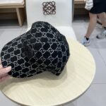 Gucci's new original baseball cap, custom-made 1:1 at the counter, made of lightweight and breathable canvas fabric! Basic head circumference of 56, adjustable patch. - Image 6