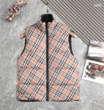 巴宝莉 秋冬季新品🌟时尚顶级马甲羽绒棉服填充进口羽绒朵，进口面料，加厚棉服里布最高标准，绝不跑绒，辅料五金全部原厂定做，10年专注服装生产，保证每件衣服的平整性，羽绒服界的劳斯莱斯！尺码：M～XXXL 下单报身高体重