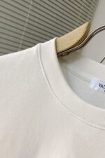 H463 VA 🔥 Valentino -2025 Spring Hot New Collection, the highest version of fashionable pullover hoodie, a classic that must be released every year. Highly favored and respected by major celebrities, we carefully select high-end European cotton blended fabrics, produce them with heavy craftsmanship, and design the original hardware accessories logo. They are soft, smooth, and have a dense texture! Fashionable and stylish upper body! One of the impeccable must-have styles for autumn! M-3XL - Image 4
