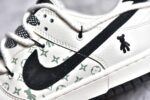 ▪️细节鉴定
NK SB Dunk Low 暴力熊系列-绑带米黄黑勾 低帮休闲板鞋 - Image 3
