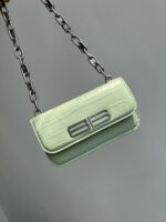 尺寸：19X10X7cm