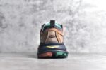Bodega x HOKA ONE ONE Tor Ultra Low Gore-Tex 托亚系列增强版低帮厚底轻量坦克户外登山运动鞋“联名麦黄绿黑”1145771/NBYL HOKA ONE ONE 在去年异军突起，成为街头时尚圈中的新宠儿，品牌与时尚品牌 Engineered Garments 合作打造的联名 Tor Ultra Low 鞋款，更是设计与话题兼备的重磅之作，而本月 Hoka One One 又为这双超人气之作释出深蓝色、军绿色与黑色三款普通版配色。设计上依旧采用了具备透气性能的 eVent 物料制做鞋身，更搭配 Vibram 大底保留户外血脉，即使少了 Engineered Garments 的联名加持依旧十分出彩。尺码：40 40.5 41 42 42.5 43 44 45 - Image 5