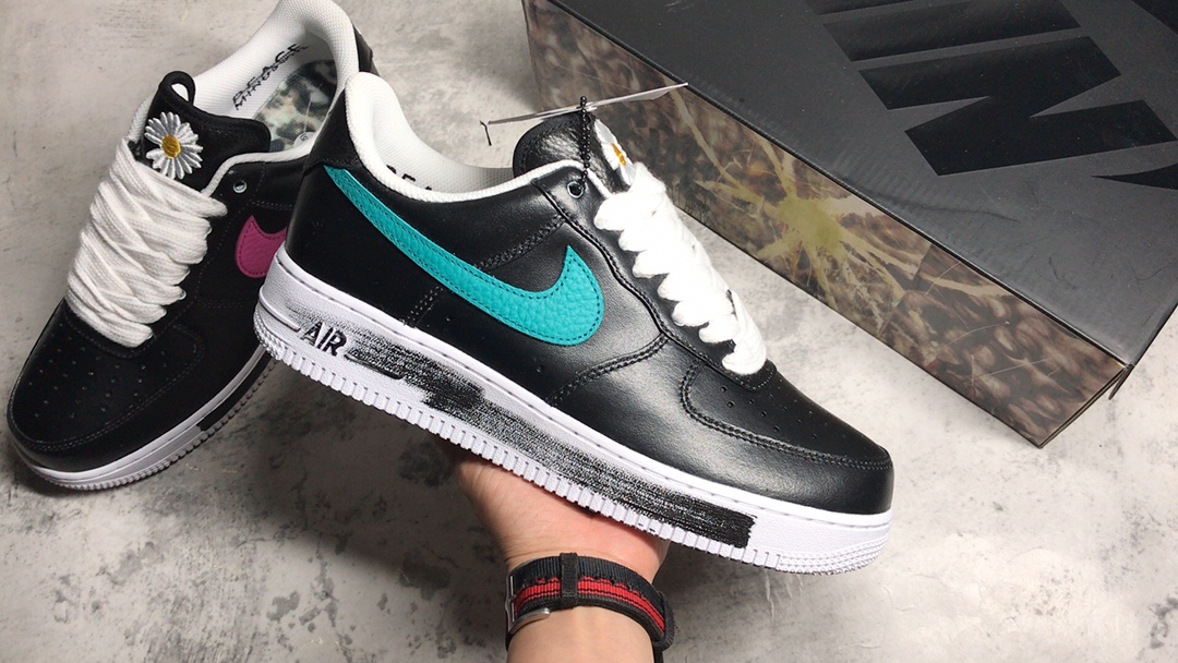▪️纯原级别
PEACEMINUSONE x NK Air Force 1 权志龙重磅小雏菊联名3.0