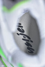 ▪细节鉴定
Pharrell x adidas Adistar Jellyfish 低帮复古风老爹鞋 - Image 6
