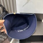 LV路易威登官网同步高版本 新款牛仔渔夫帽
火爆技术升级，洗水牛仔风街头风十足
更符合现在时尚小哥哥小姐姐的style，机场街拍超飒！ - Image 4