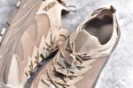 HOKA One One Hopara Sandals 霍帕拉系列水路两用溯溪涉水休闲户外露营凉鞋 作为先锋品牌的 HOKA ONE ONE总是以独特的方式 HOPA RA是一款溯溪鞋 又名排水鞋 可长期用于涉水和溯溪 保护脚底和脚趾的安全和舒适 鞋面材料速干 透气 耐磨 鞋底防滑 耐磨 抓地能力强 出于安全考虑 设计要求较高 涉水溯溪过程中 水 泥沙 可以直接从鞋内大孔排出 细纹鞋底使在岩石上抓地能力强 避免打滑 而上路后 鞋面具有快干透气等优点 尺码：36 36.5 37.5 38 39 40 40.5 41 42 42.5 43 44 45 - Image 9