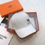 💰新款出货 HERMÈS (爱马仕)最新款原单棒球帽，拼色H，正品开模订制，原版透气帆布面料+原厂精钢调节扣，做工细致，时尚帅气质量超赞！ - Image 5