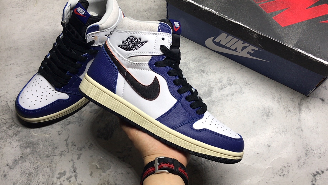 ▪公司级别
Air Jordan AJ1 Retro High 高帮 皇家蓝白 DZ5485-100