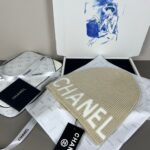 💰认准品质哦，精巯羊毛系列Chanel官网品质香奈儿秋冬网红时尚博主推荐款毛线帽，小红书爆款，手感超柔软舒适的针织线帽，弹性极佳！ - Image 2