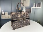 Dior bags - Image 3