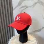 路易威登棒球帽LouisVuitton👒😍新款LV棒球帽，重工打造♥完美刺绣，高端大气，百搭款🤗男女通用！
