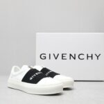 🌟  《顶级品质》
GⅣENCHY纪梵希魔术贴经典款 
专柜官网同步 市面最高版本 原版一比一复刻 四季潮鞋！纪凡希鞋子做工讲究 每一条走线都是按照原版样式 基本做到零瑕疵 媲美专柜 毫无压力 此款鞋即新潮又百搭！
▪️鞋面:进口摩术贴
▪️鞋面:进口头层牛皮
▪️垫脚:羊皮内里
▪️大底:原版TPU
▪️码数:女35一40 男39一44 - Image 2