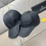 New shipmentComes with box bag, Fendi's new original baseball cap, double F-jacquard, a perennial hot selling item at the counter, with excellent reputation. Customized 1:1 mold, original jacquard sail fabric+top layer cowhide, lightweight and breathable! Excellent quality, basic head circumference of 56, adjustable patch. The picture must be sold! - Image 9