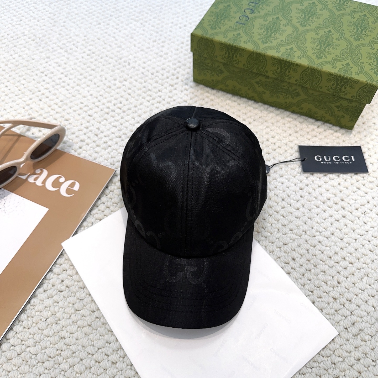 Original order qualityGUCCI Gucci baseball cap 🧢 New Gucci baseball cap on official website 🧢 The hot trend is coming! The craftsmanship is very exquisite, high-end, atmospheric and upscale! Low profile luxury, easy to carry! Run volume!