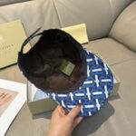 Comes with box and bag, Burberry's latest baseball cap, genuine custom made, brand new TB pattern, original printed fabric, meticulously crafted and flawless, original factory quality, exclusive physical shooting, easy to assemble! - Image 7