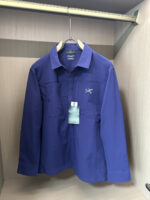 Archaeopteryx shirt jacket | seamlessly blends outdoor and everyday stylesThe Archaeopteryx shirt is truly a favorite among outdoor enthusiasts and everyday fashion enthusiasts!The eye-catching color instantly catches the eye, full of vitality and eye-catching. The classic shirt collar design retains the neat feel of formal attire, and the exquisite brand logo on the chest is low-key yet highly recognizable, highlighting the brand's texture.☄️The fabric is comfortable and textured, making it easy to wear without any constraints. Whether you're exploring nature outdoors, commuting, or shopping, you can easily handle it. Paired with casual pants, it is a casual and carefree outdoor trendsetter; Paired with trousers, it can transform into a competent urban elite, with super easy style switching and versatile dressingSize m-xxxl