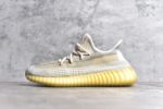 独家纯原 满天星 新批次 Yeezy 350V2 原纸版 原鞋开模完美打造 采用辰元飞织鱼丝网原厂面 非进口机台 大底原厂半透明RB巴斯夫满钉大底  原厂东莞百宏3M反光鞋带 质感一致 原厂鑫成新粉原鞋垫 LOGO胶浆印花 钛金针与高士马克线针车精工打造 一切遵循原厂指令单采购同源原材 采购全套原厂进口材料 原纸版 原楦头 市场最强批次 SIZE：36 36.5 37 38 38.5 39 40 40.5 41 42 42.5 43 44 44.5 45 46 47 48
